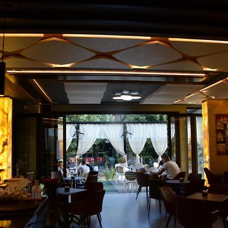 Royal Hotel Peshkopi Albania Eksteriør bilde